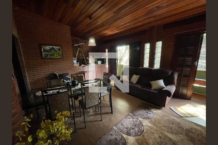 Sala de estar  de casa à venda com 4 quartos, 250m² em Conjunto Residencial Butantã, São Paulo