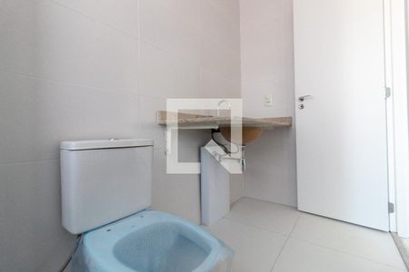 Apartamento à venda com 196m², 3 quartos e 3 vagas Apartamento à venda com 196m², 3 quartos e 3 vagasBanheiro da Suíte 2