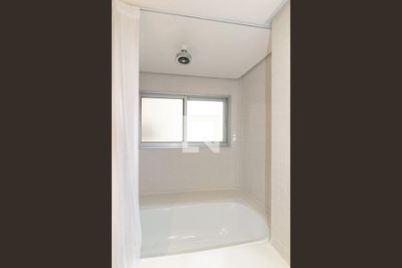 Banheiro de apartamento para alugar com 1 quarto, 44m² em Vila Nova Conceição, São Paulo