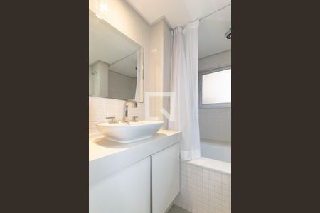 Banheiro de apartamento para alugar com 1 quarto, 44m² em Vila Nova Conceição, São Paulo