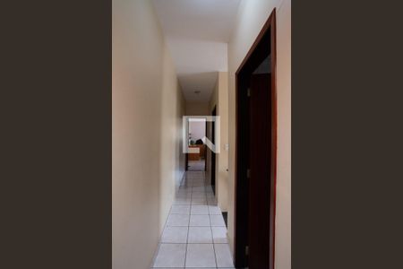 Casa à venda com 150m², 3 quartos e 4 vagasCorredor