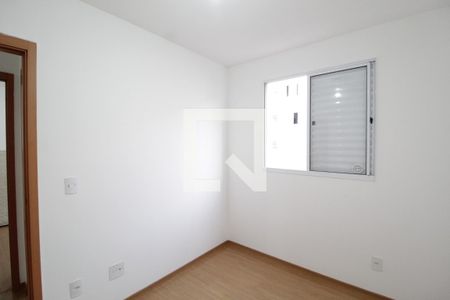 Quarto 1 de apartamento para alugar com 2 quartos, 42m² em Jardim Patricia, Uberlândia