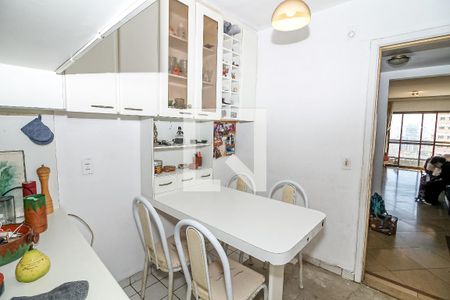 Apartamento à venda com 111m², 3 quartos e 2 vagas Apartamento à venda com 111m², 3 quartos e 2 vagasCozinha