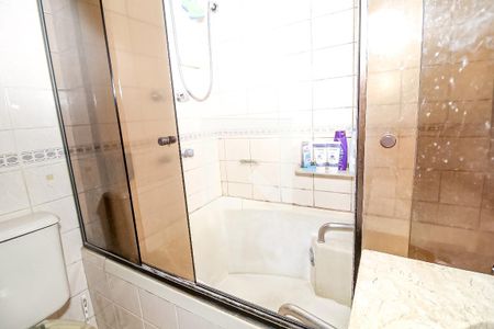 Apartamento à venda com 111m², 3 quartos e 2 vagas Apartamento à venda com 111m², 3 quartos e 2 vagasBanheiro da Suíte