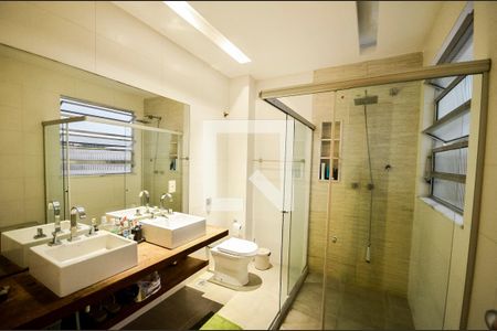 Apartamento à venda com 76m², 2 quartos e sem vagaBanheiro da Suíte