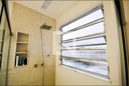 Apartamento à venda com 76m², 2 quartos e sem vagaBanheiro da Suíte
