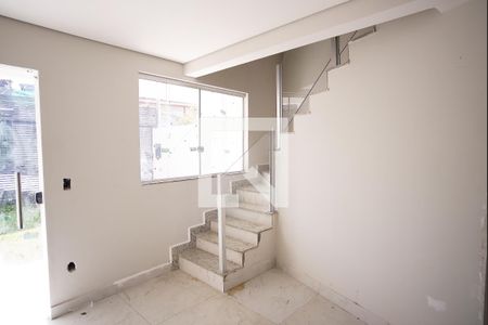 Sala de casa à venda com 2 quartos, 65m² em Céu Azul, Belo Horizonte