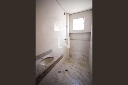 Banheiro de casa à venda com 2 quartos, 80m² em Céu Azul, Belo Horizonte