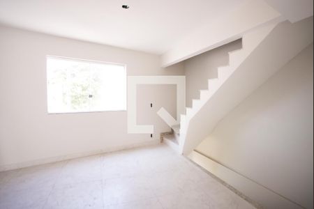 Sala de casa à venda com 2 quartos, 96m² em Céu Azul, Belo Horizonte