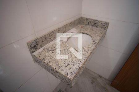 Casa à venda com 96m², 2 quartos e 2 vagas Casa à venda com 96m², 2 quartos e 2 vagasBanheiro