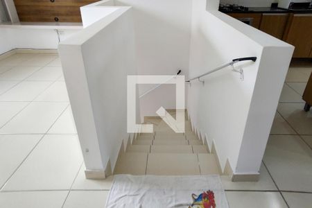 Escada de casa de condomínio para alugar com 2 quartos, 51m² em Ocian, Praia Grande