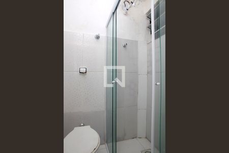 Banheiro de kitnet/studio para alugar com 1 quarto, 24m² em Centro Histórico, Porto Alegre