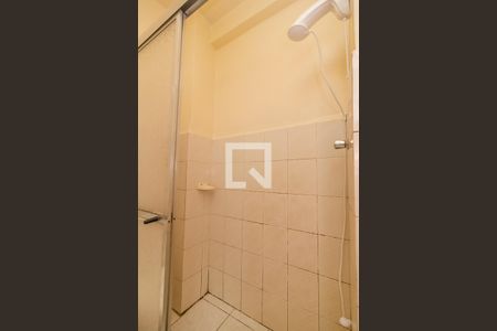 Banheiro de kitnet/studio à venda com 1 quarto, 30m² em Centro Histórico, Porto Alegre