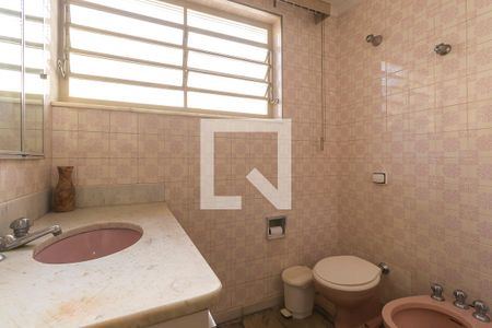 Casa à venda com 482m², 3 quartos e 5 vagasBanheiro social