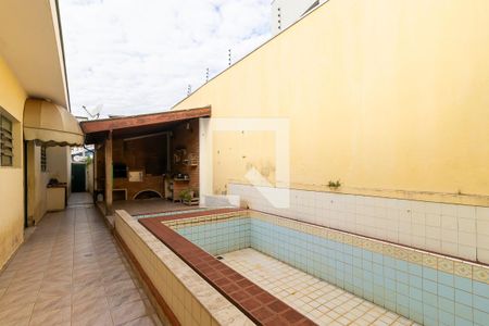 Casa à venda com 482m², 3 quartos e 5 vagasQuintal