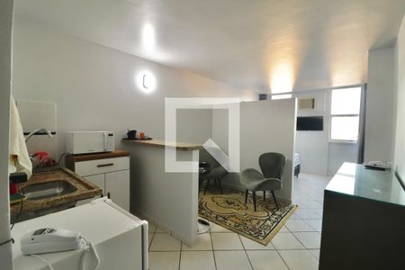 Sala/cozinha de kitnet/studio para alugar com 1 quarto, 28m² em Setor Central, Goiânia