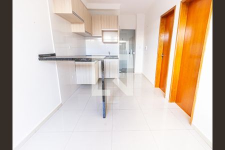 Sala/Cozinha de apartamento para alugar com 2 quartos, 40m² em Vila Bertioga, São Paulo