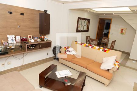 Sala de estar de casa à venda com 2 quartos, 172m² em Jardim Rosana, Guarulhos