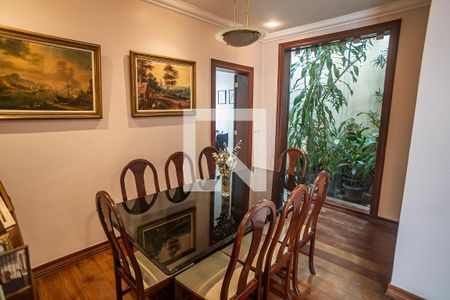 Casa à venda com 340m², 6 quartos e 3 vagas Casa à venda com 340m², 6 quartos e 3 vagasSala de Jantar