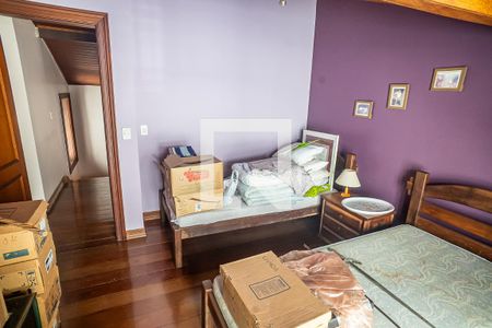 Casa à venda com 340m², 6 quartos e 3 vagas Casa à venda com 340m², 6 quartos e 3 vagasQuarto 5