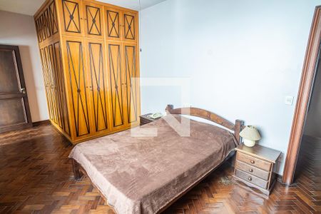 Casa à venda com 340m², 6 quartos e 3 vagas Casa à venda com 340m², 6 quartos e 3 vagasQuarto 3 suite