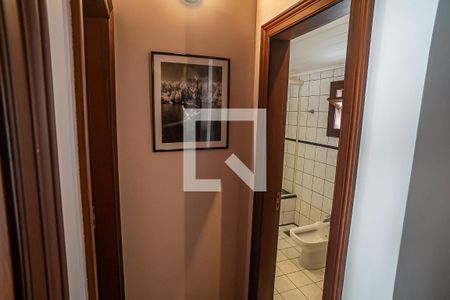 Casa à venda com 340m², 6 quartos e 3 vagas Casa à venda com 340m², 6 quartos e 3 vagasQuarto 5