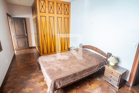 Casa à venda com 340m², 6 quartos e 3 vagas Casa à venda com 340m², 6 quartos e 3 vagasQuarto 3 suite