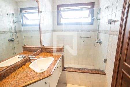 Casa à venda com 340m², 6 quartos e 3 vagas Casa à venda com 340m², 6 quartos e 3 vagasQuarto 3 suite - banheiro