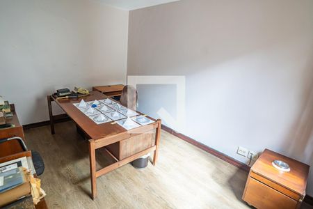 Casa à venda com 340m², 6 quartos e 3 vagas Casa à venda com 340m², 6 quartos e 3 vagasEscritório