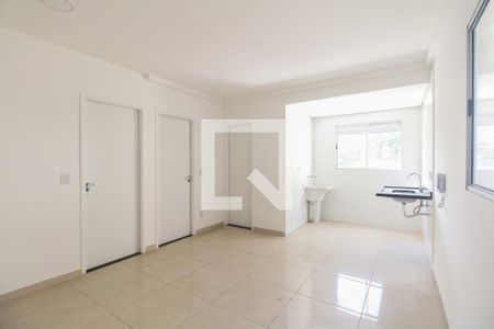 Sala  de apartamento para alugar com 2 quartos, 36m² em Cidade Mãe do Céu, São Paulo