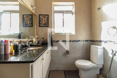 Casa à venda com 356m², 7 quartos e 3 vagasBanheiro 2