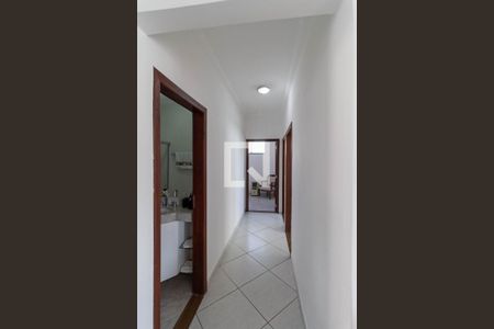 Corredor de casa para alugar com 3 quartos, 353m² em Incofindência, Belo Horizonte