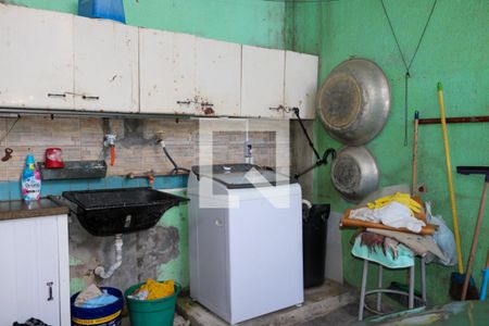 Casa à venda com 240m², 2 quartos e 5 vagas Casa à venda com 240m², 2 quartos e 5 vagasQuintal