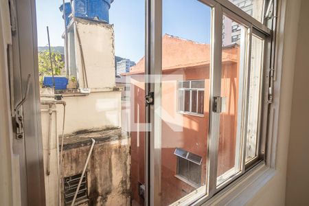 Sala vista da janela de apartamento para alugar com 3 quartos, 81m² em Laranjeiras, Rio de Janeiro