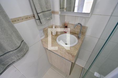 Banheiro de apartamento à venda com 1 quarto, 32m² em Taquaral, Campinas
