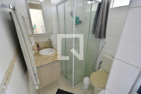 Banheiro de apartamento à venda com 1 quarto, 32m² em Taquaral, Campinas