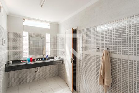 Casa à venda com 360m², 7 quartos e 3 vagasBanheiro da Suíte 2