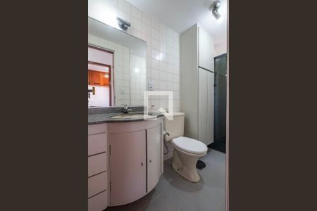 Banheiro de apartamento para alugar com 1 quarto, 42m² em Pinheiros, São Paulo