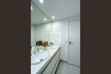 Apartamento à venda com 165m², 3 quartos e 3 vagasBanheiro Suíte 1