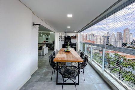 Apartamento à venda com 165m², 3 quartos e 3 vagasVaranda gourmet