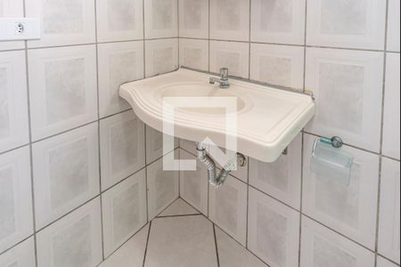 Banheiro de casa para alugar com 2 quartos, 93m² em Vila Eldizia, Santo André