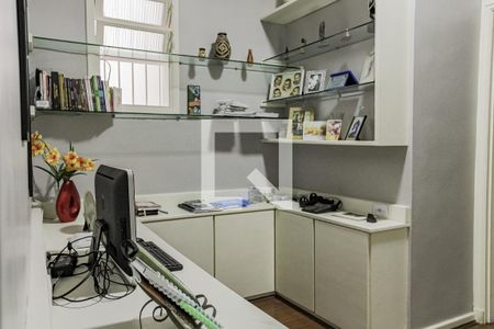 Apartamento à venda com 202m², 4 quartos e 3 vagasEscritório