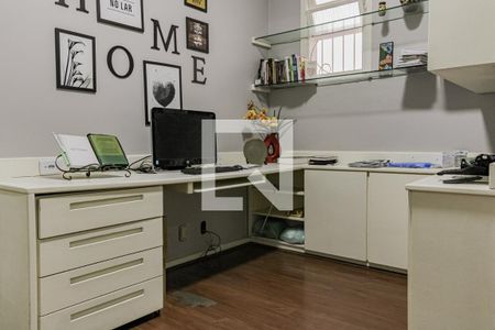 Apartamento à venda com 202m², 4 quartos e 3 vagasEscritório