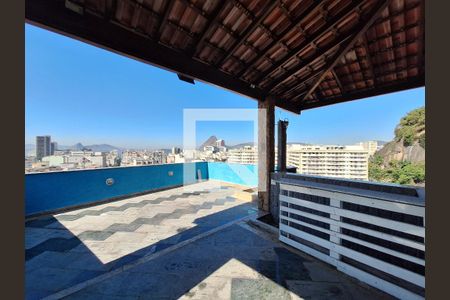 Casa à venda com 300m², 3 quartos e 1 vagaTerraço 