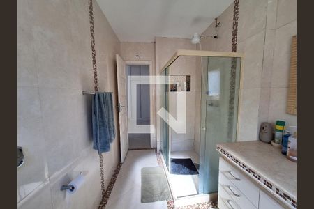 Casa à venda com 300m², 3 quartos e 1 vagaBanheiro da suíte