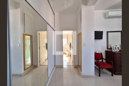 Casa à venda com 300m², 3 quartos e 1 vagaSuíte 