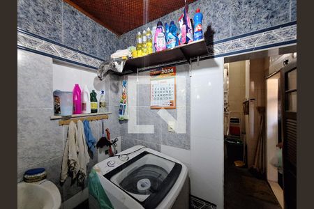 Casa à venda com 300m², 3 quartos e 1 vagaÁrea de serviço 2