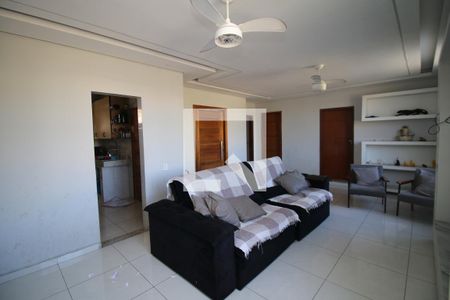 Sala de casa à venda com 3 quartos, 268m² em Braz de Pina, Rio de Janeiro