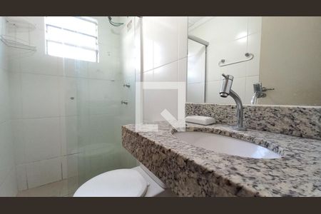 Banheiro de apartamento à venda com 2 quartos, 49m² em Jardim Nova Europa, Campinas