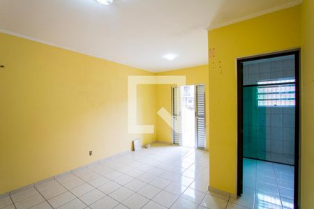 Quarto 1 - Suíte de casa à venda com 3 quartos, 200m² em Parque Gerassi, Santo André